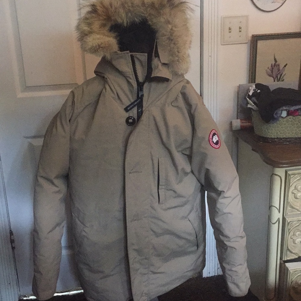SOLD****Canada goose fusipn fit chateau